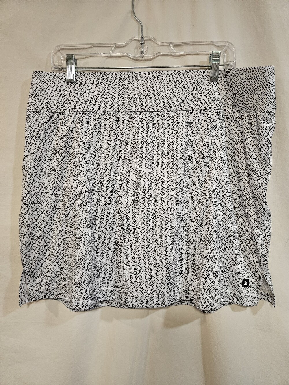 🖤🤍 FootJoy White and Black Dotted Golf Skort